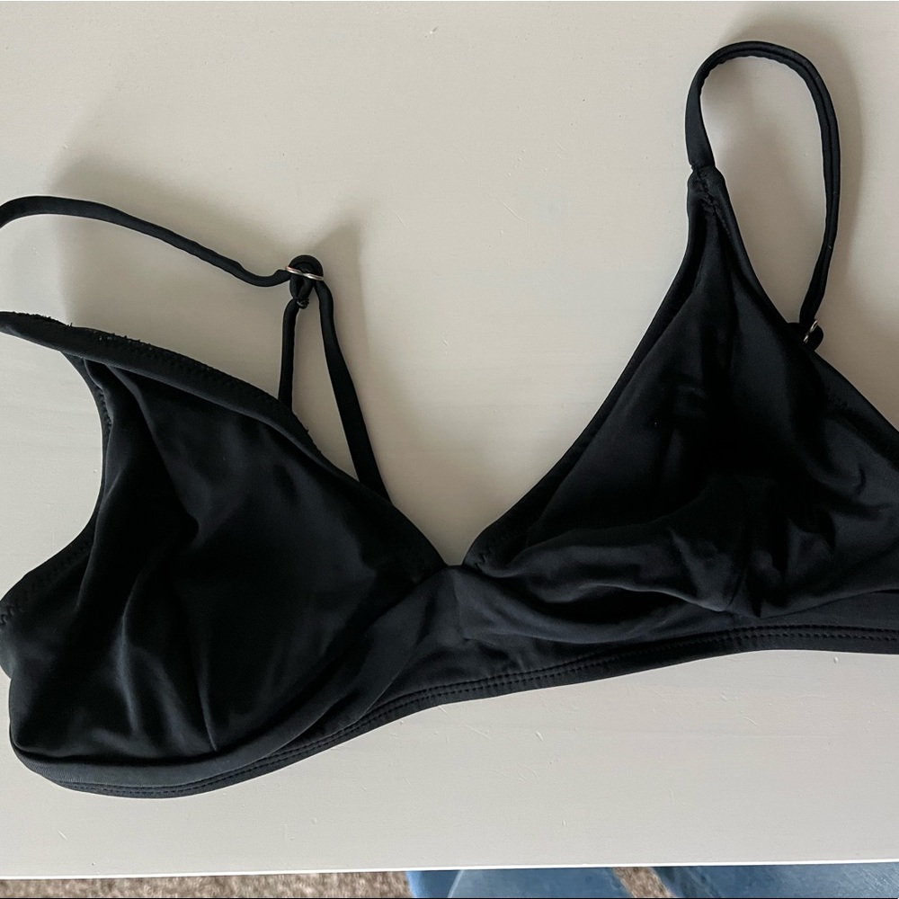 Black bikini top